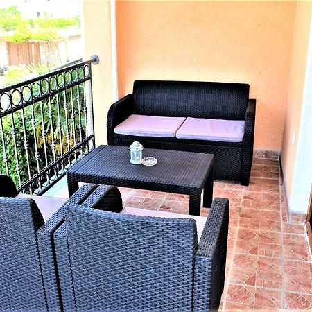 Apartments Mario Малинска Экстерьер фото