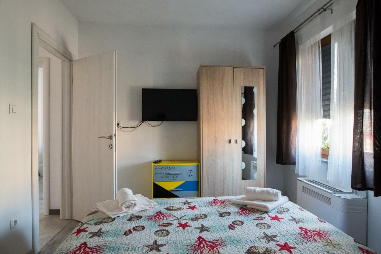Apartments Mario Малинска Экстерьер фото