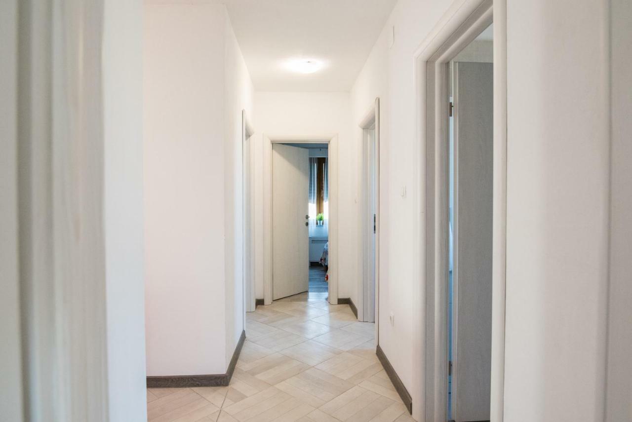 Apartments Mario Малинска Экстерьер фото
